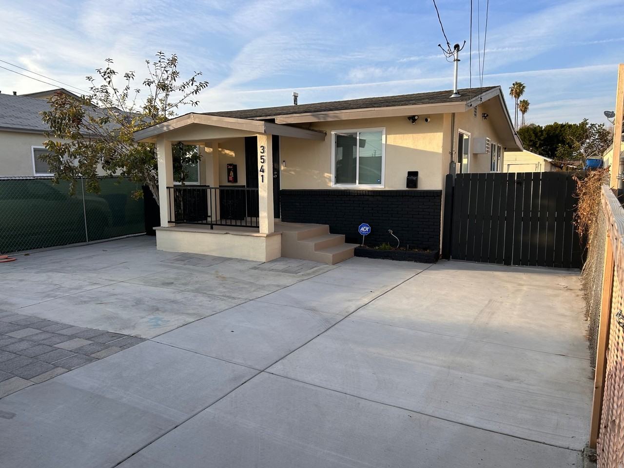 3541 E 60th Pl - Photo 2 of 17
