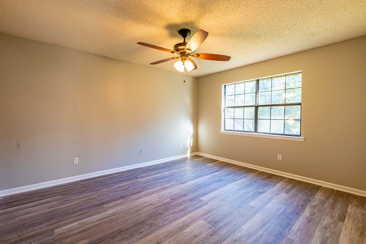 724 Timber Ridge Trl - Photo 2 of 9