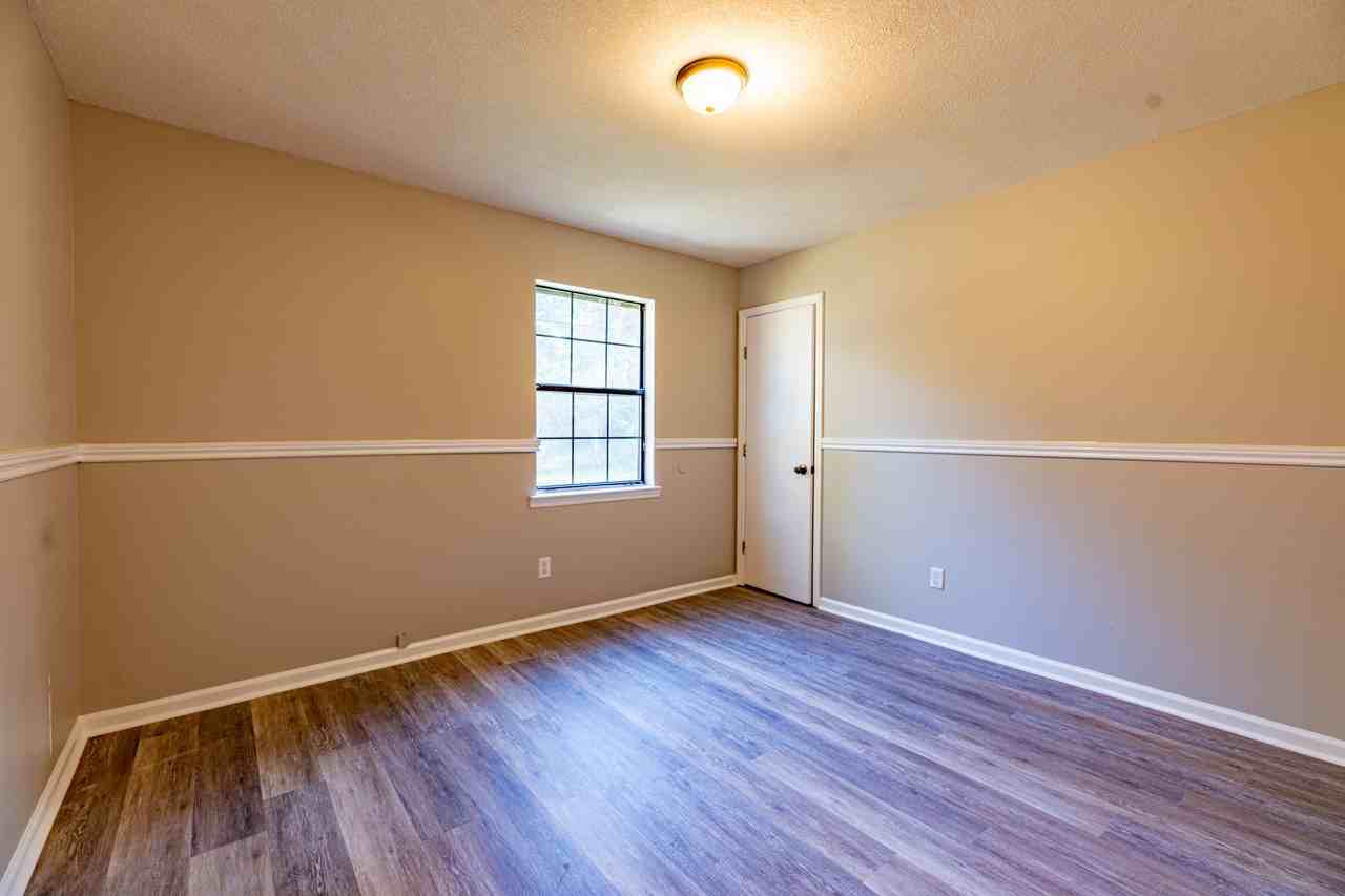724 Timber Ridge Trl - Photo 3 of 9