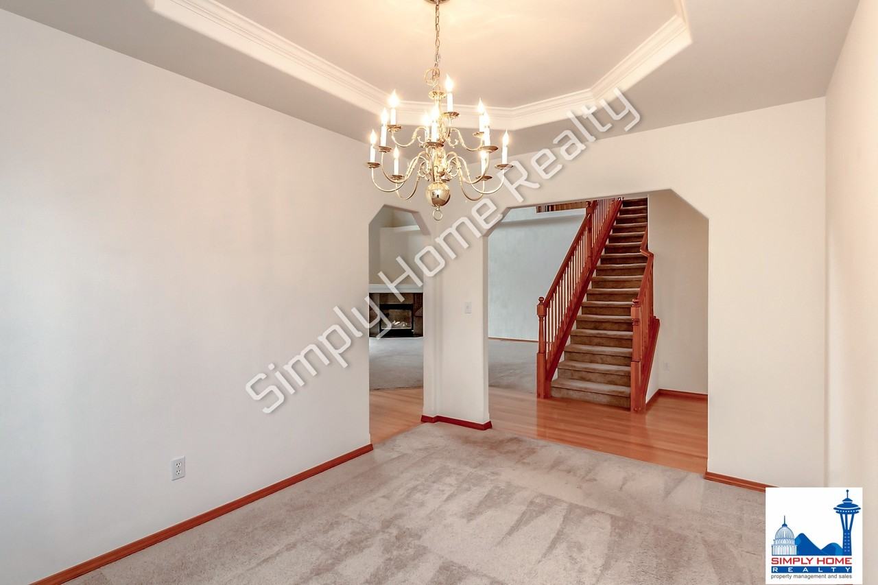 4100 Campus Green Dr Ne - Photo 5 of 32