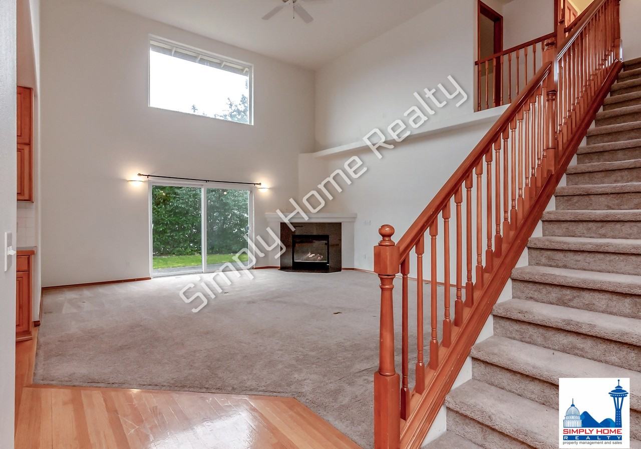 4100 Campus Green Dr Ne - Photo 6 of 32