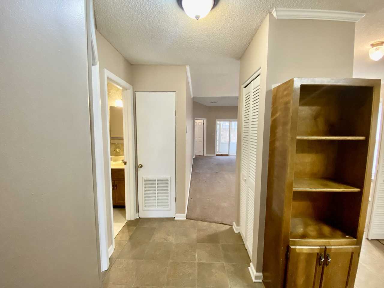 1110 Liberty Dr - Photo 4 of 31