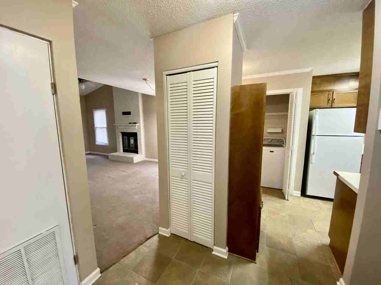1110 Liberty Dr - Photo 5 of 31