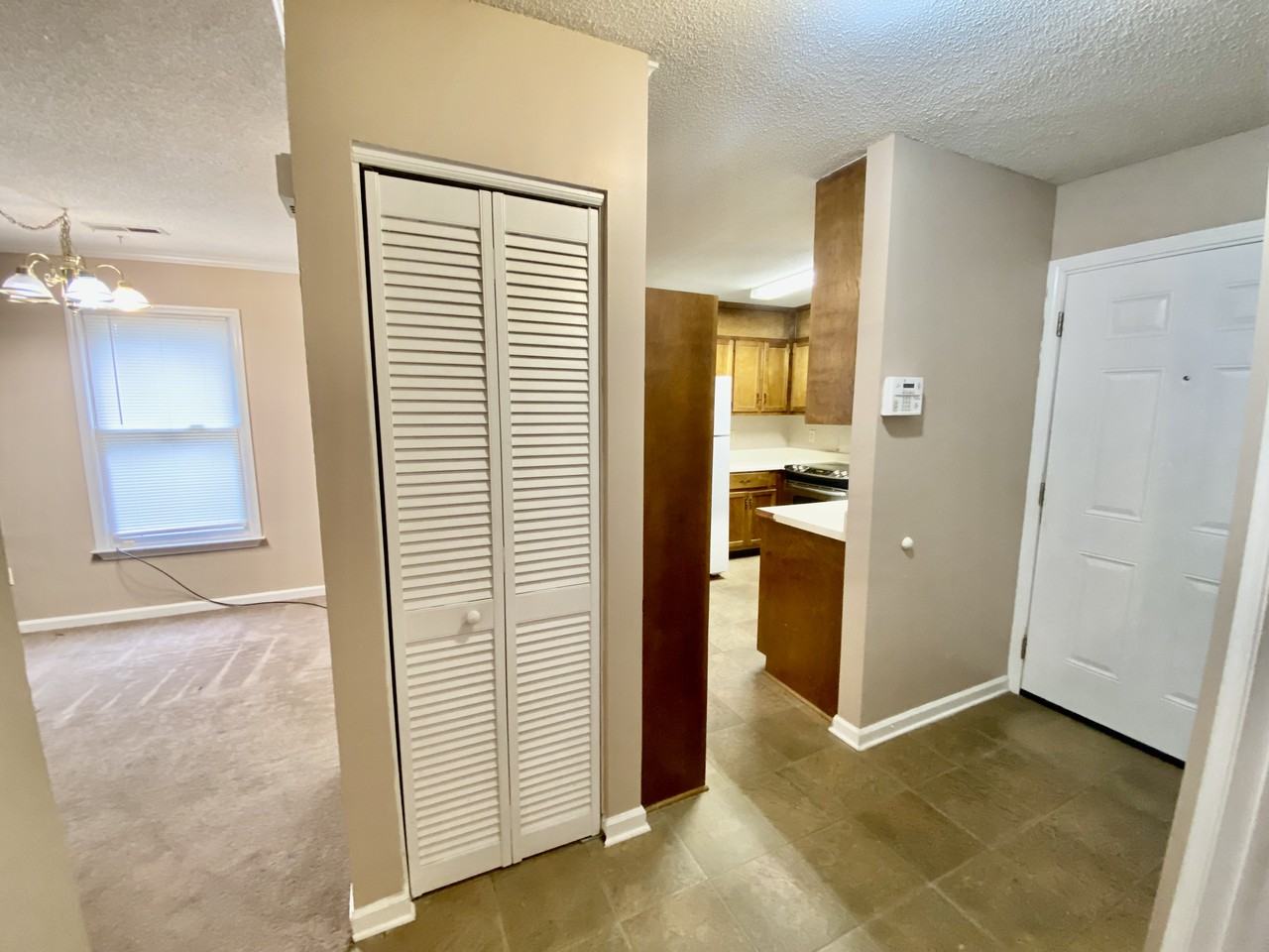 1110 Liberty Dr - Photo 6 of 31