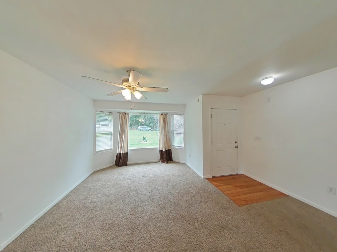 5623 Delia Ln Sw - Photo 3 of 13