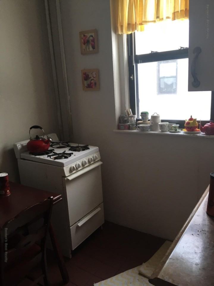 27 Saint Lukes Rd #2 - Photo 3 of 10