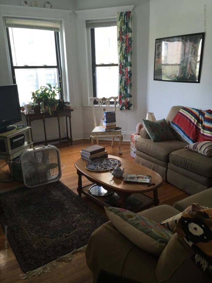 27 Saint Lukes Rd #2 - Photo 4 of 10