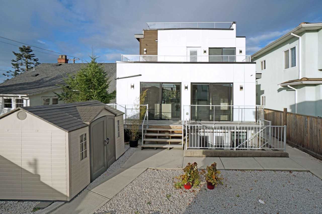 2712 East 7th Avenue - Photo 2 of 23