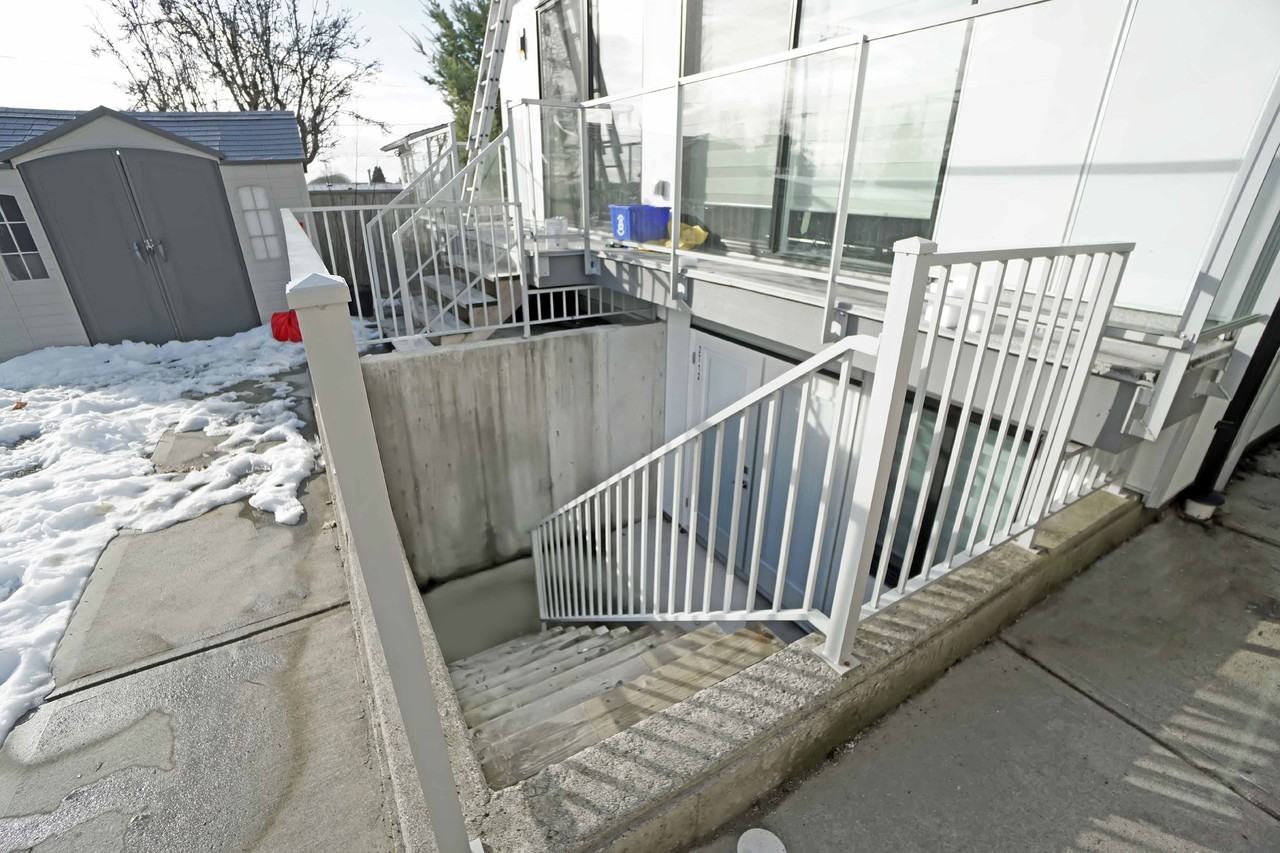 2712 East 7th Avenue - Photo 4 of 23