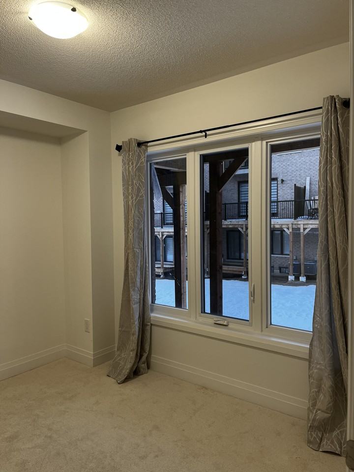 36 Elkington Crescent - Photo 2 of 12