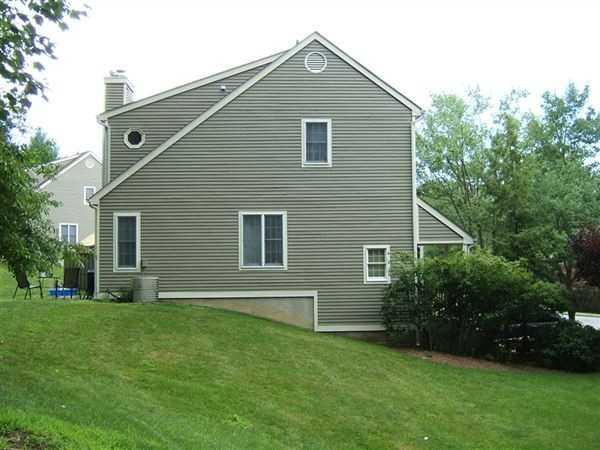 1704 Regent Dr - Photo 2 of 6