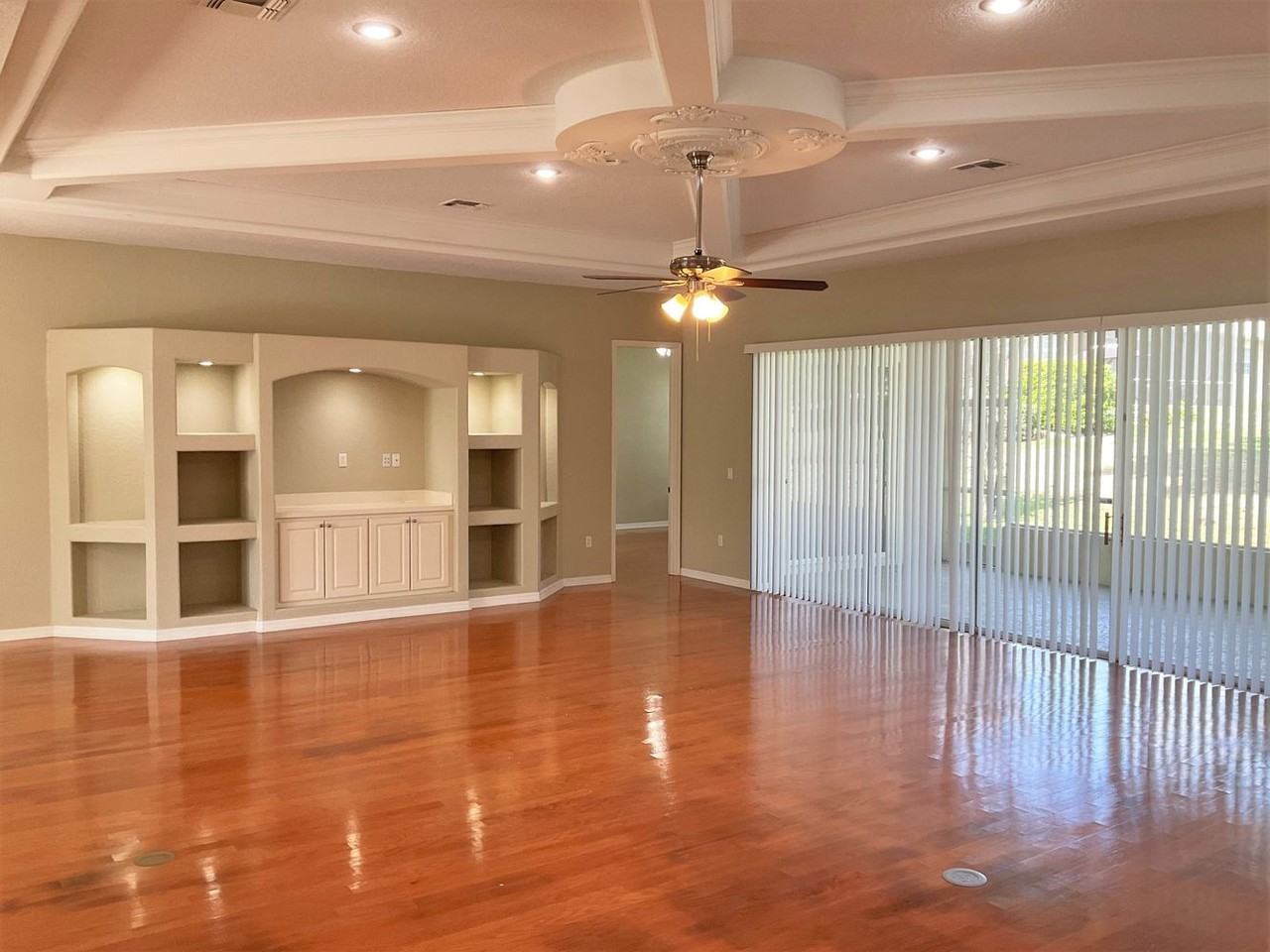 12317 Woodlands Cir - Photo 3 of 14