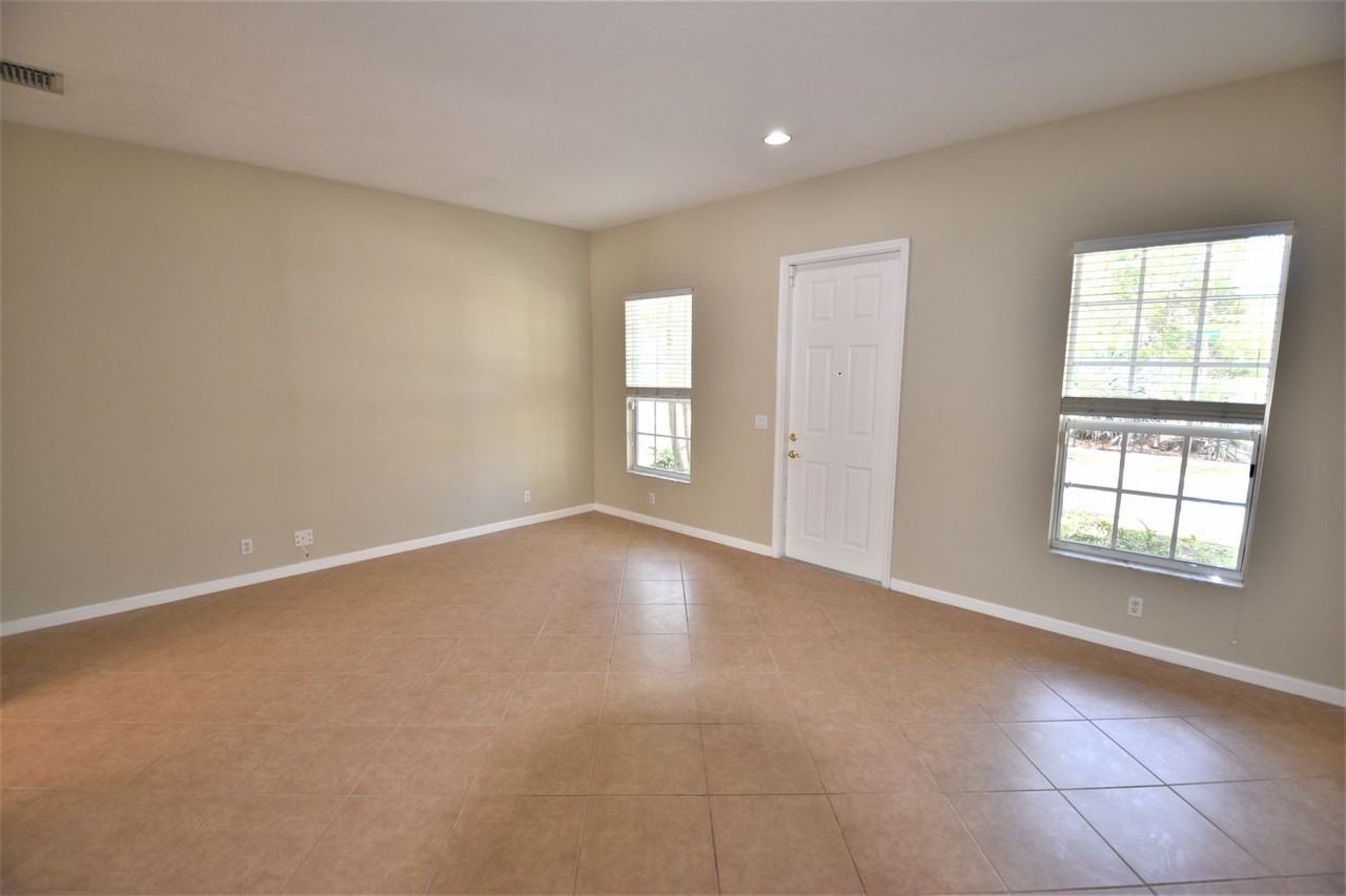 602 Nw 26th Ave - Photo 3 of 27
