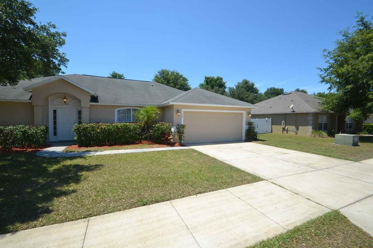 1147 Stratton Ave - Photo 2 of 16