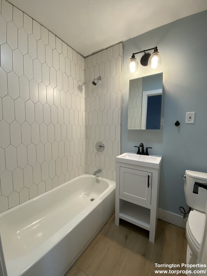 740 E 7th St #29 - Photo 5 of 18