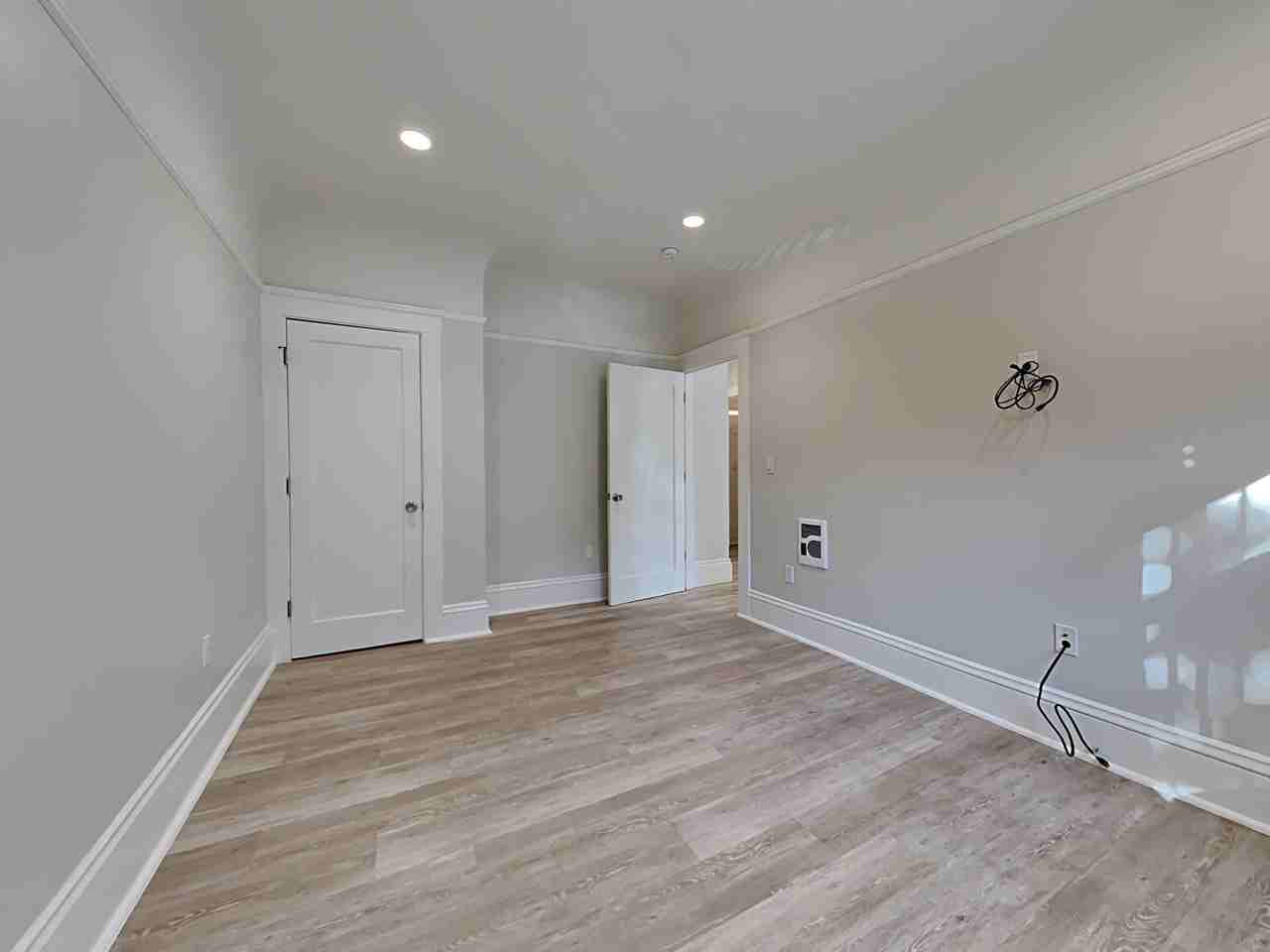 1964-72 Filbert St. - Photo 7 of 10