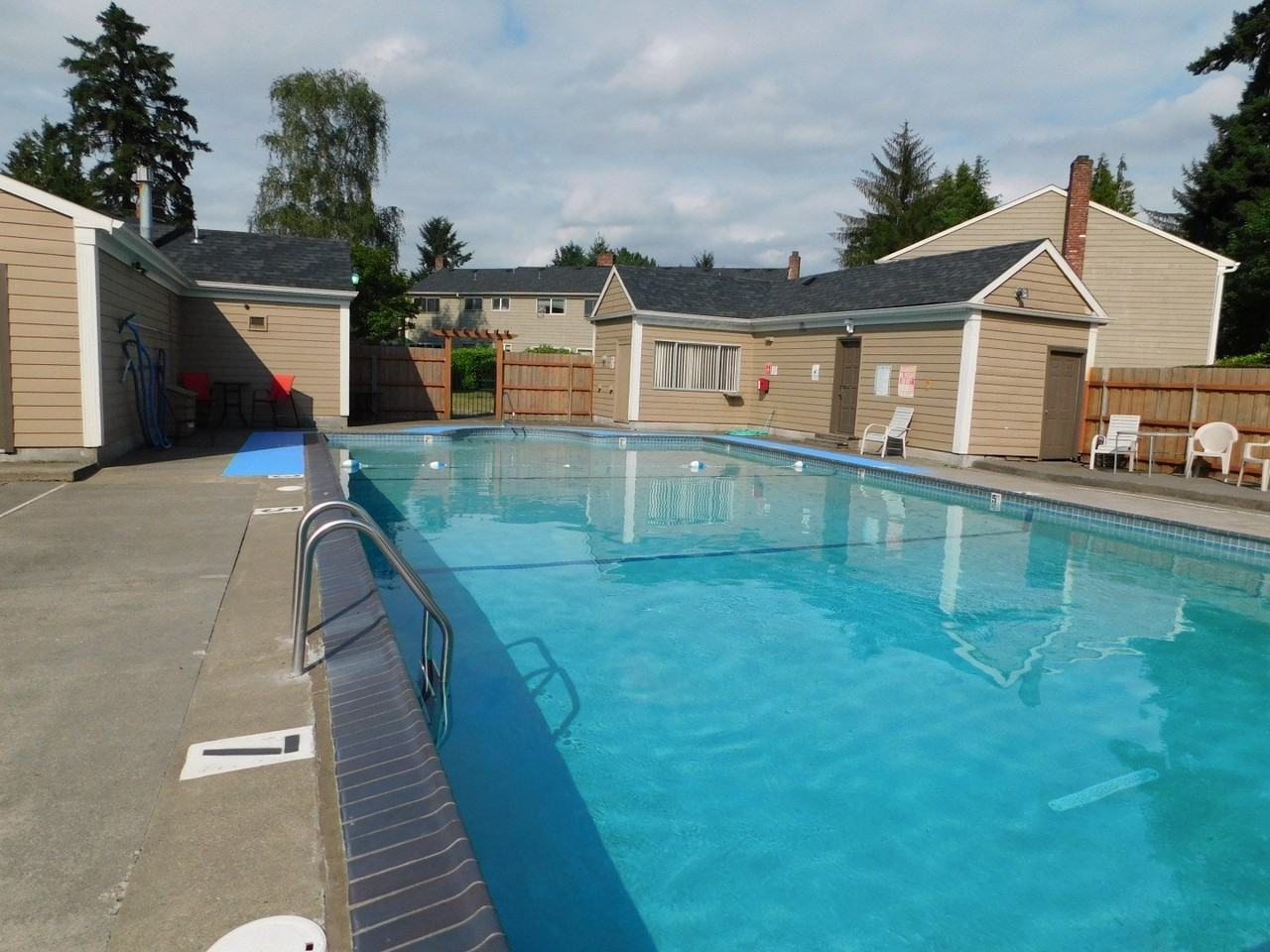 Tara West Apartments - Photo 4 of 8