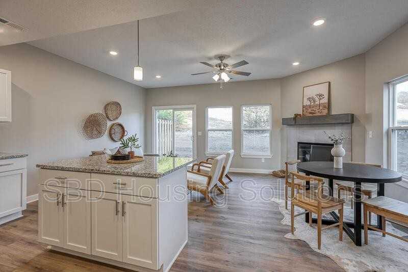 2901 S Harvard Ave - Photo 5 of 15