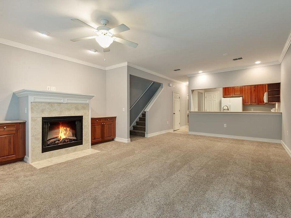 1505 Crescent Hill Dr #1 - Photo 2 of 10