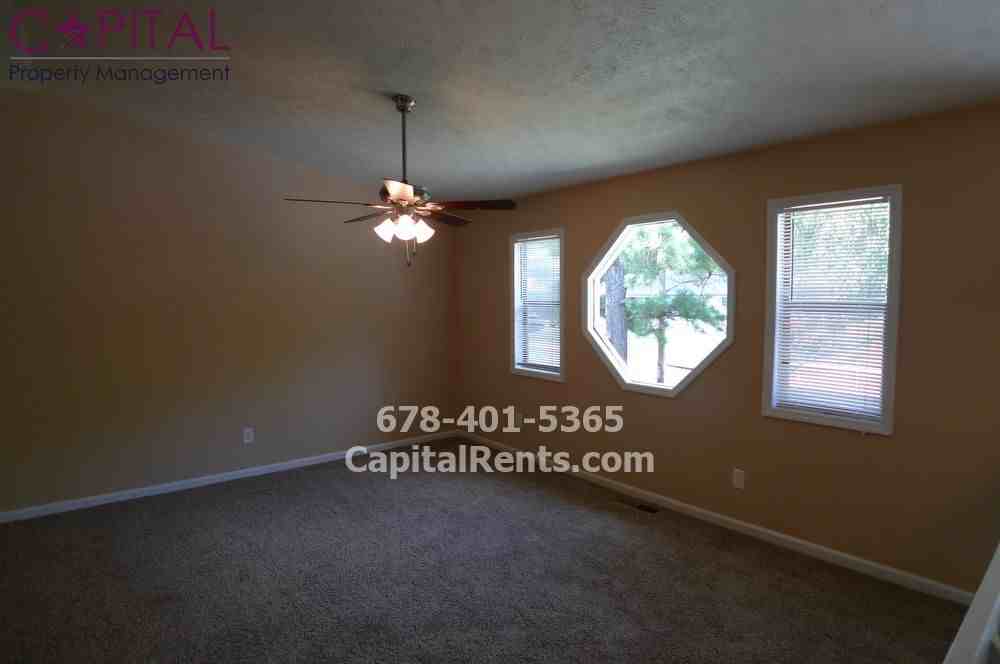 2704 Beaver Creek Crossing - Photo 2 of 10