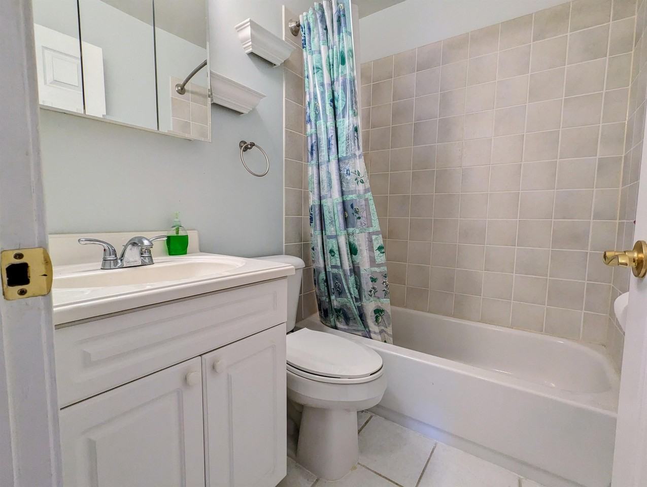 159 E Mill St #1 - Photo 5 of 10