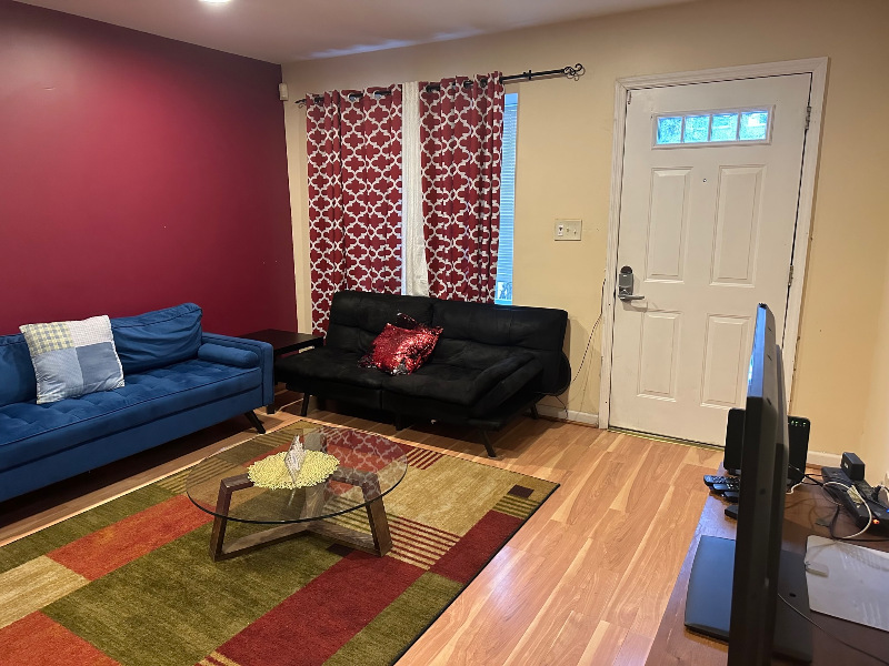 240 W Kinney St - Photo 2 of 9