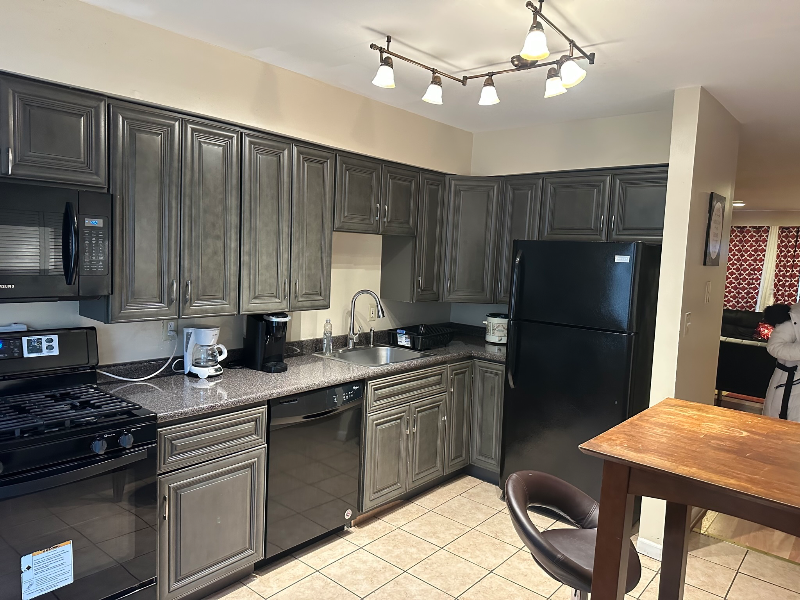 240 W Kinney St - Photo 3 of 9