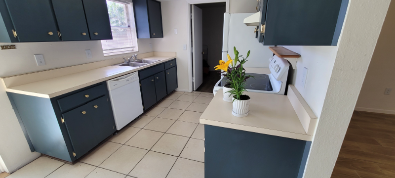 7518 35th Ave N - Photo 3 of 15