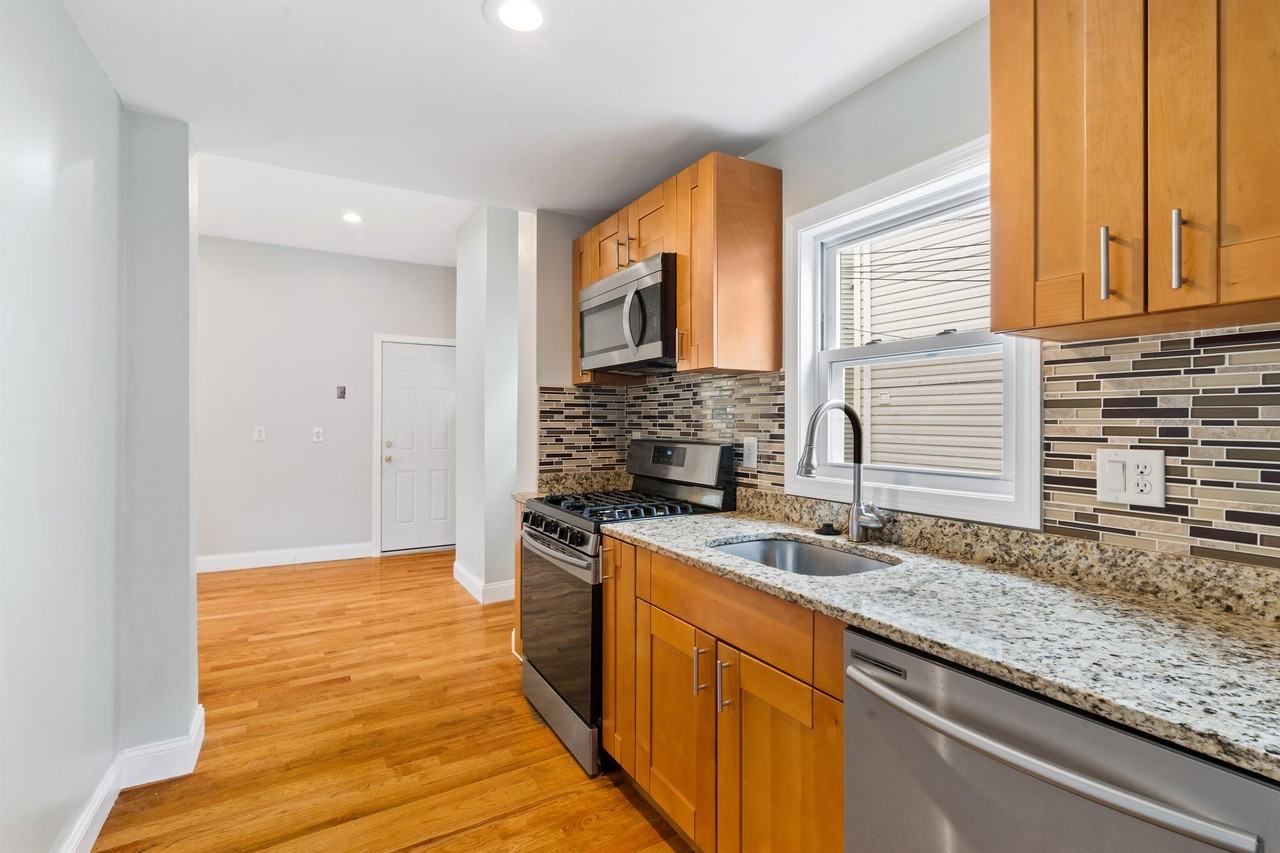 79 Derby St #1 - Photo 4 of 13