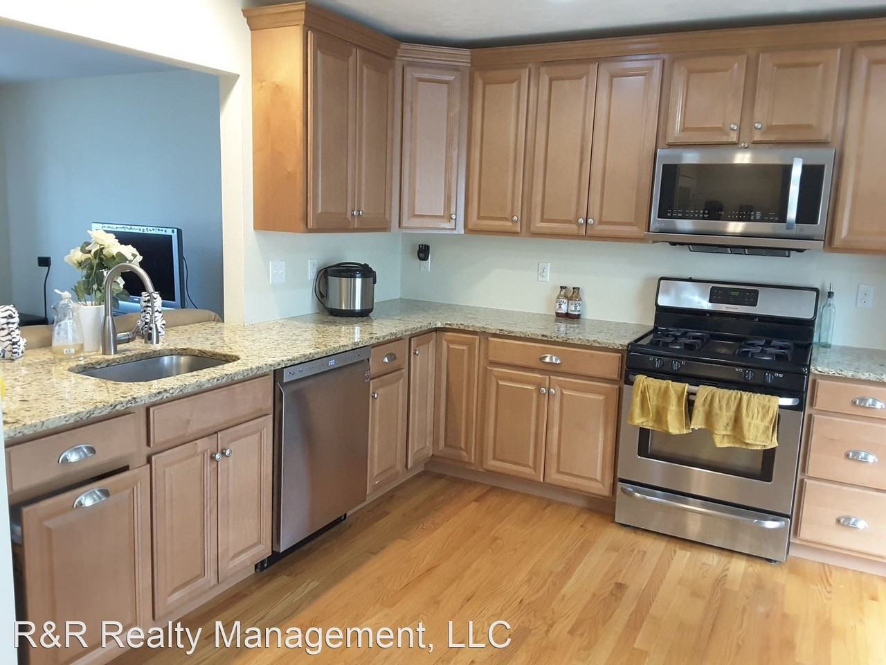 12 Bristol St - Photo 2 of 11