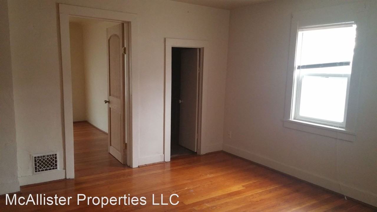 610 S Oakland Ave - Photo 3 of 5