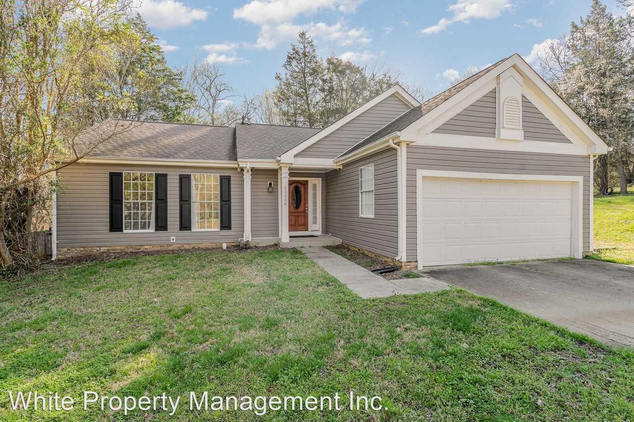11100 Deerpath Ct - Photo 2 of 18