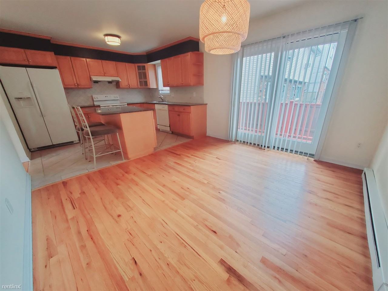 42 Mariners Ln - Photo 3 of 15