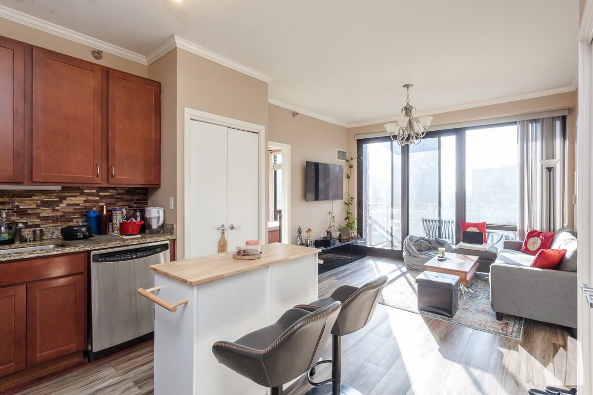 1 E 8th St #505 - Photo 7 of 25