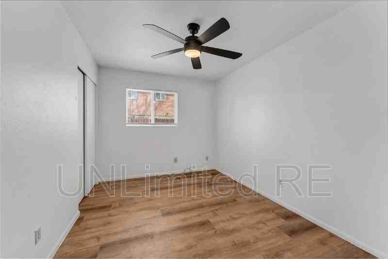 2810 N Roberta Dr - Photo 5 of 17