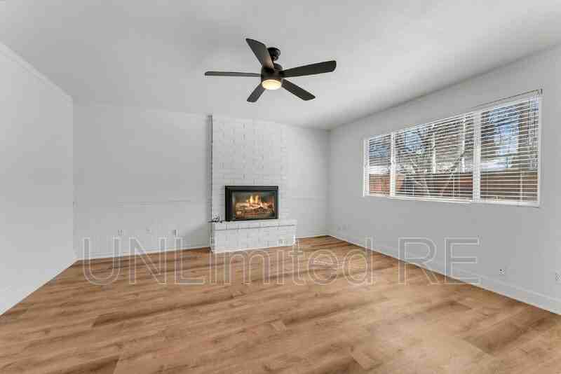 2810 N Roberta Dr - Photo 6 of 17
