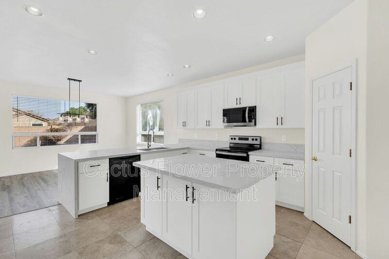 846 W Carob Dr - Photo 6 of 50