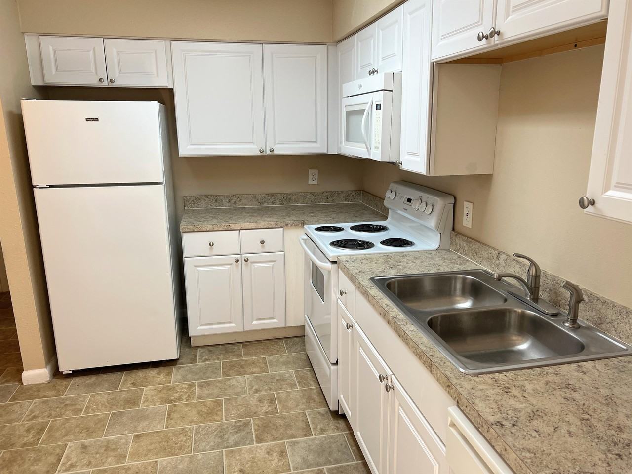 8160 San Jose Manor Dr E #4 - Photo 7 of 21