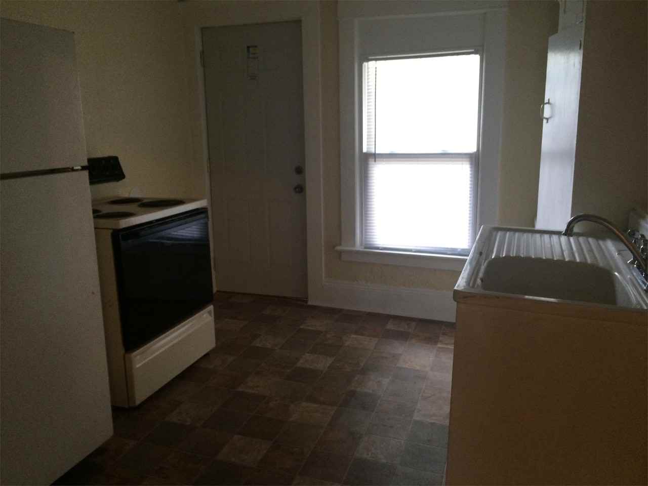612 W 1st St #612-2 - Photo 3 of 7