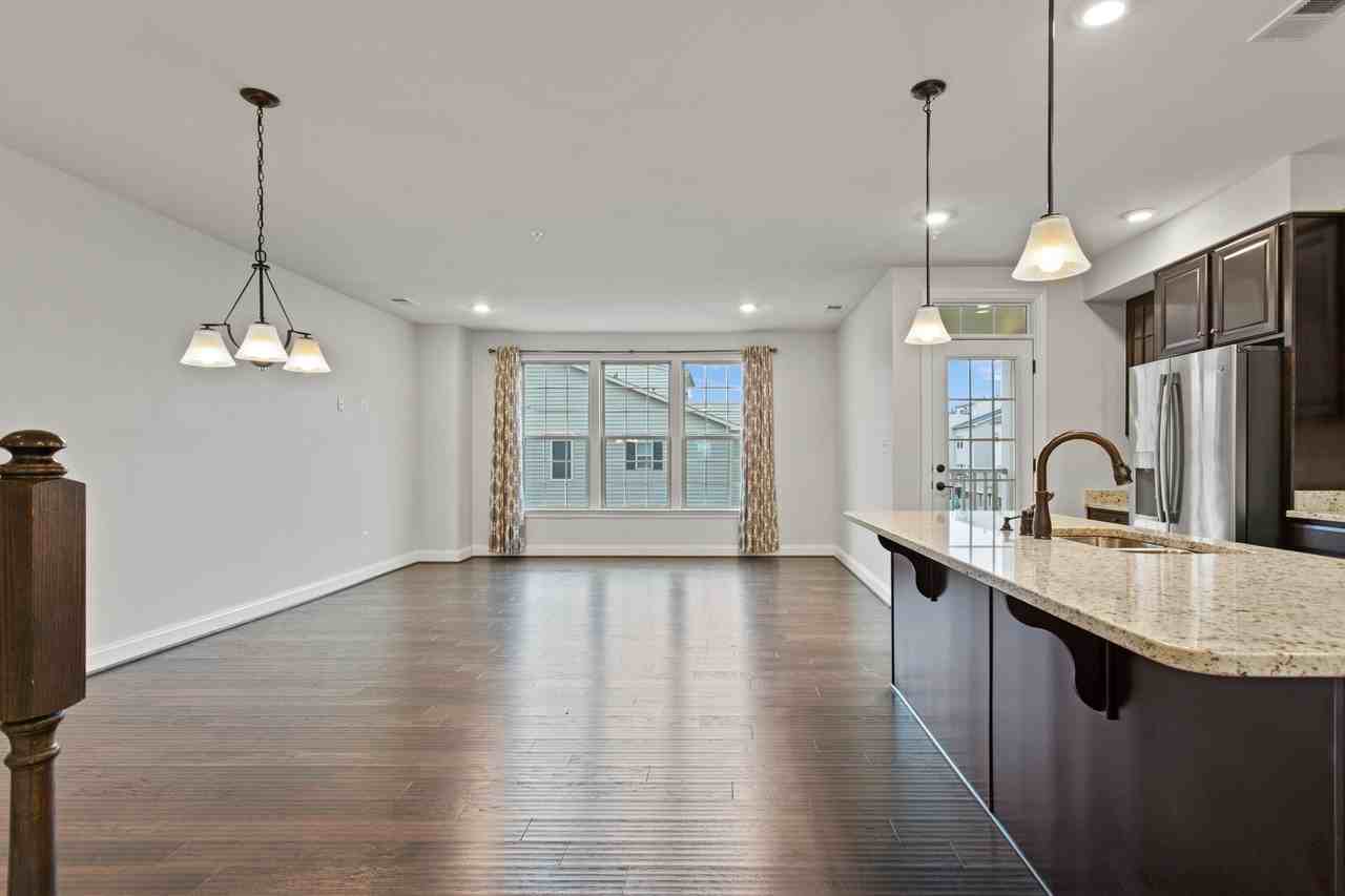 10008 Beerse St #1 - Photo 2 of 20