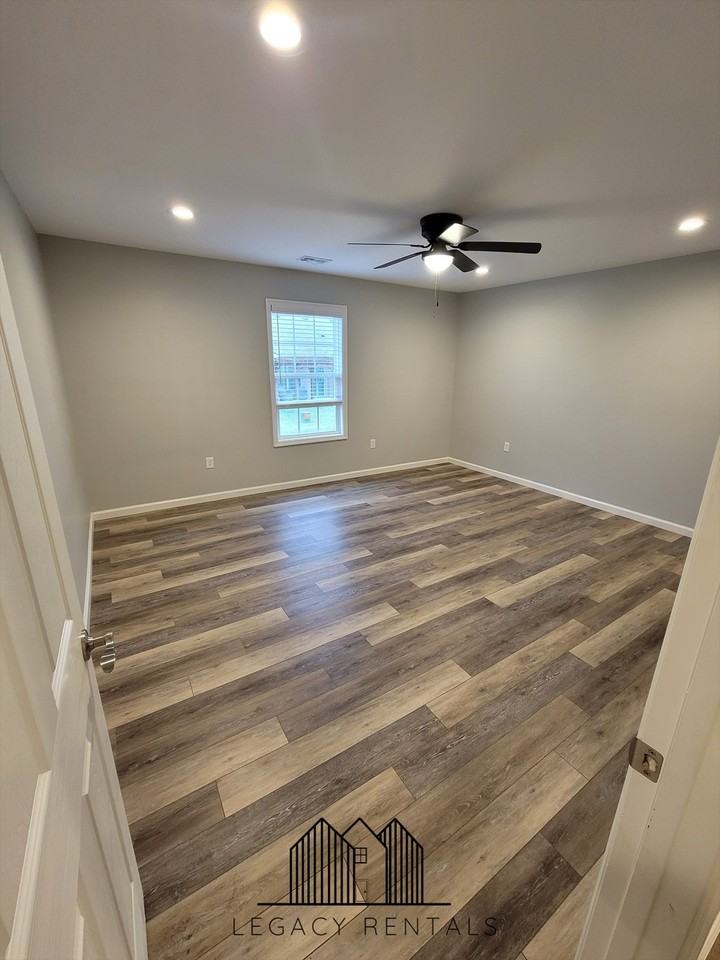238 Longwood Ln #1 - Photo 7 of 10