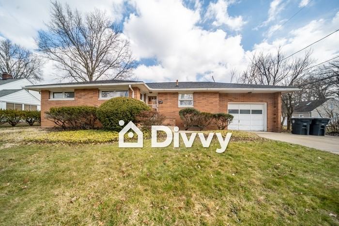 455 Mcpherson Ave - Photo 2 of 12