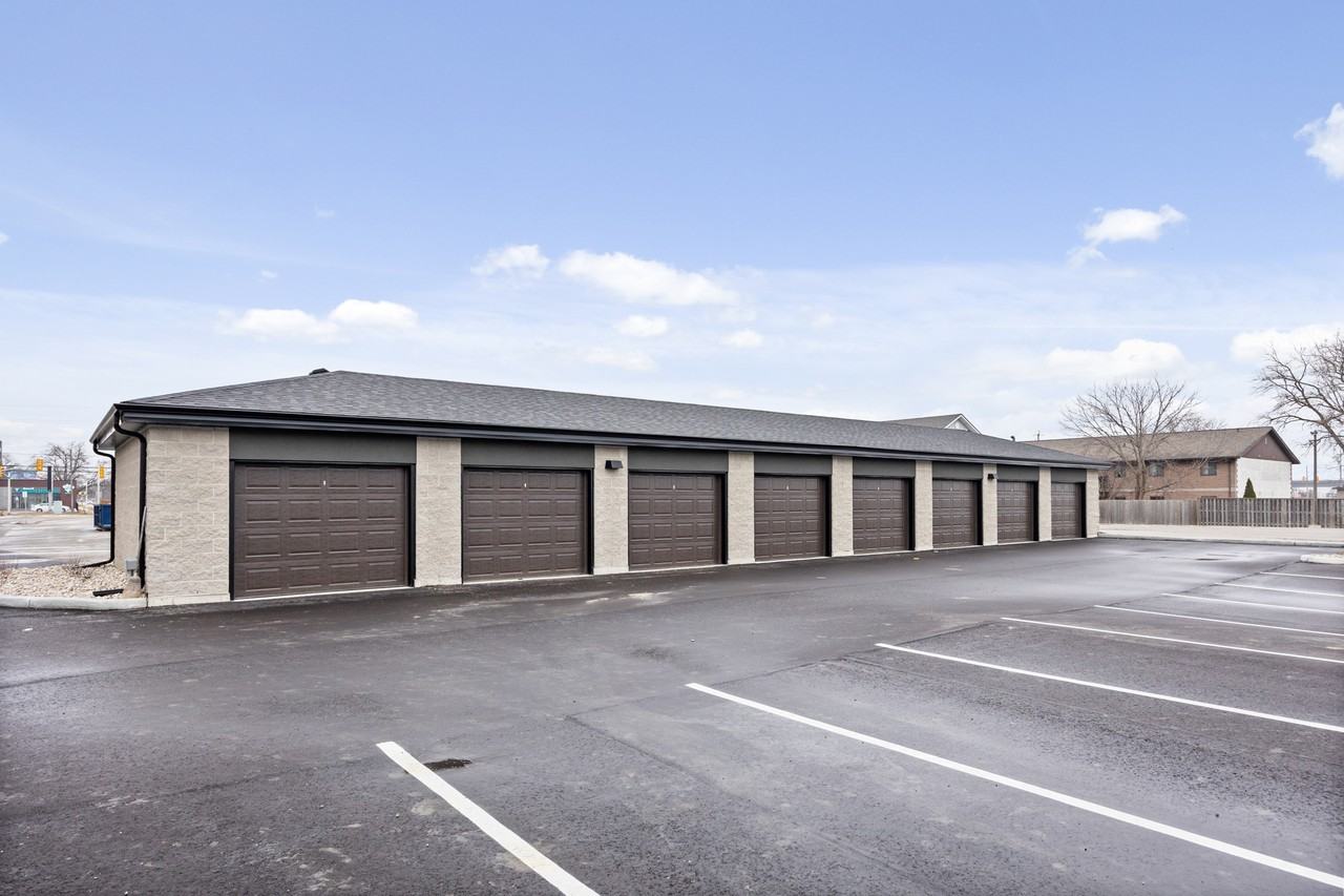 11870 Tecumseh Road East - Photo 3 of 29