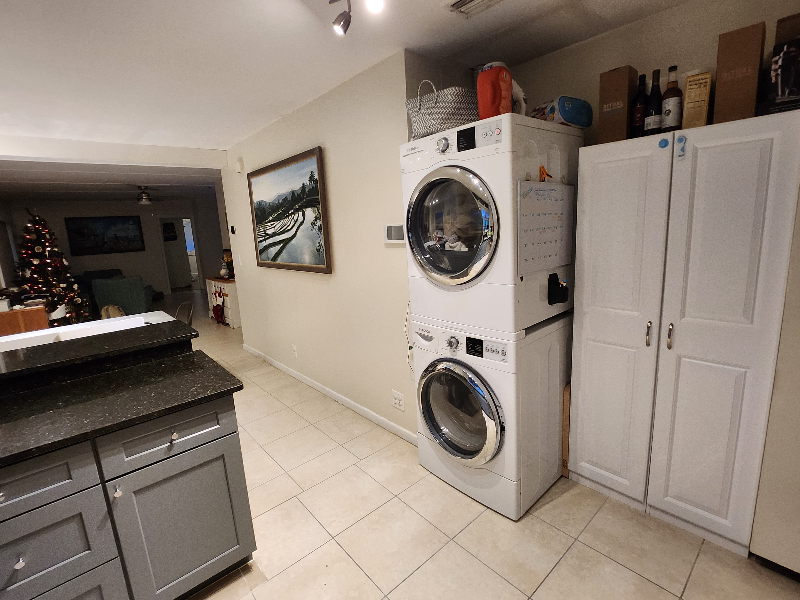 305 3rd St #A - Photo 4 of 24