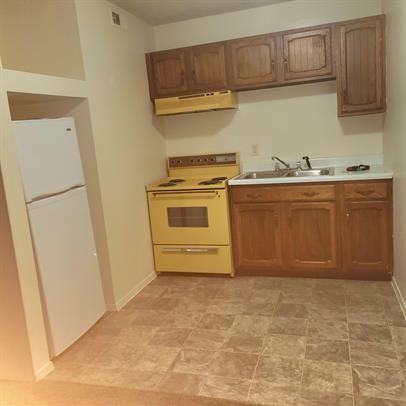 1576 - 1586 (5?) Woodland Drive - Photo 2 of 10