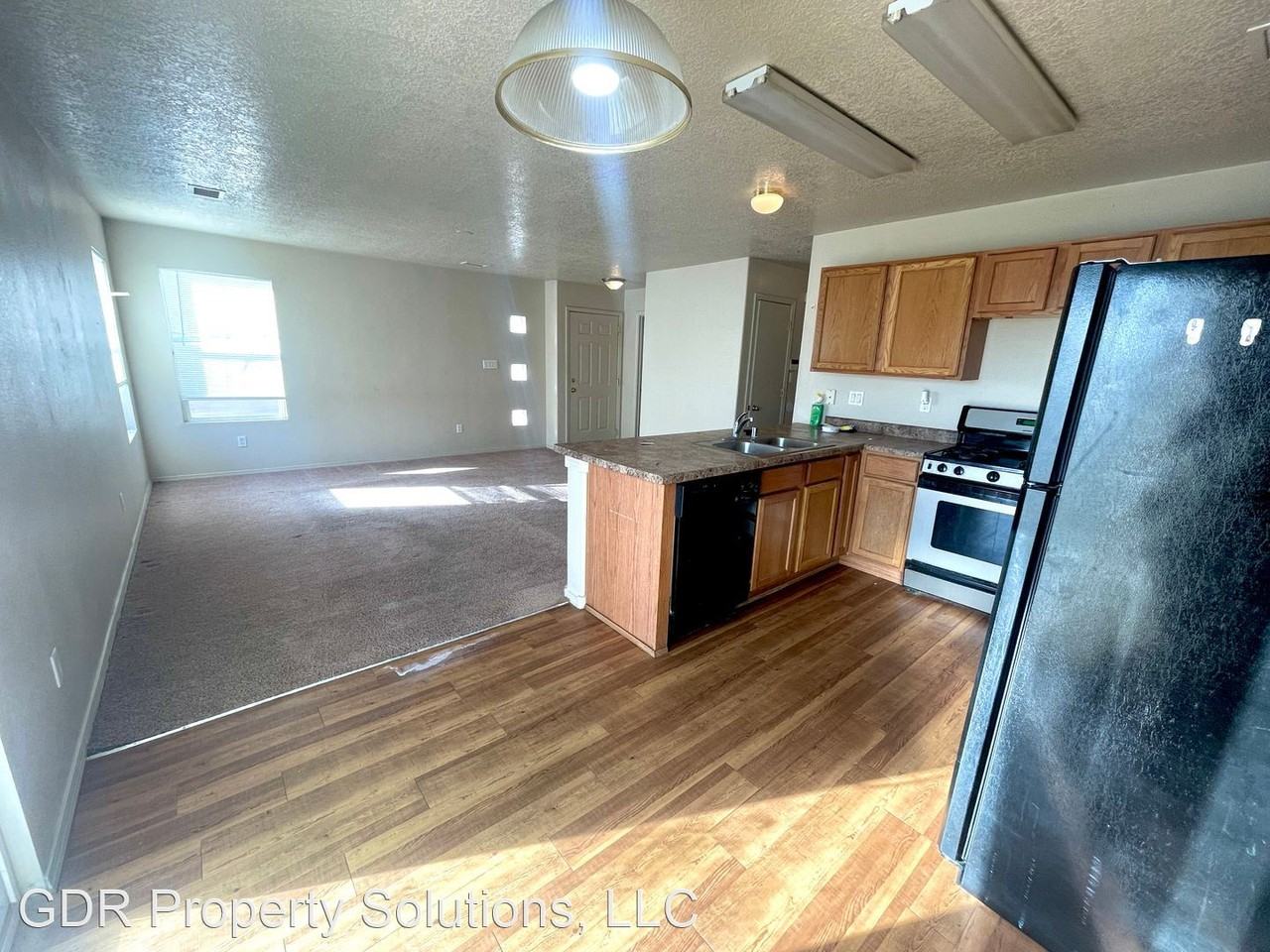 716 Mesa Del Rio St Nw - Photo 2 of 8