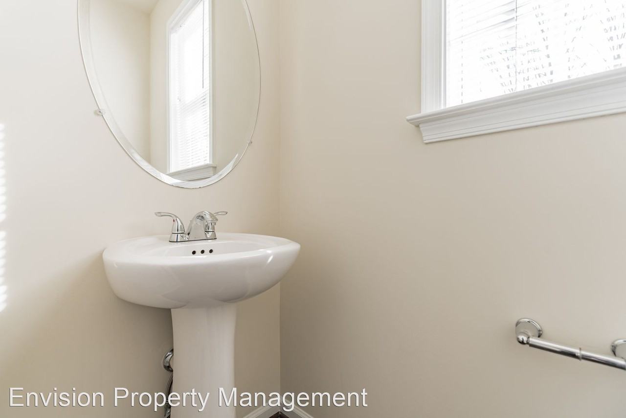 4921 Forest Pines Dr - Photo 2 of 36