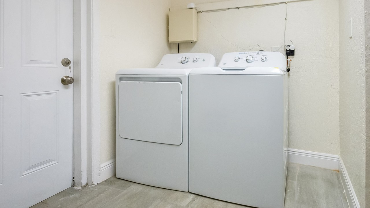 N 21st St - Photo 5 of 31