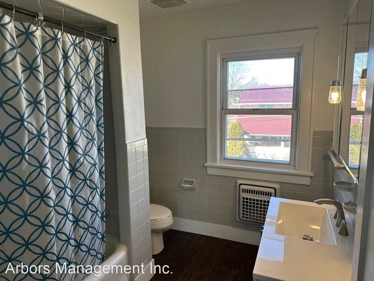 524 Stewart Ave - Photo 3 of 16