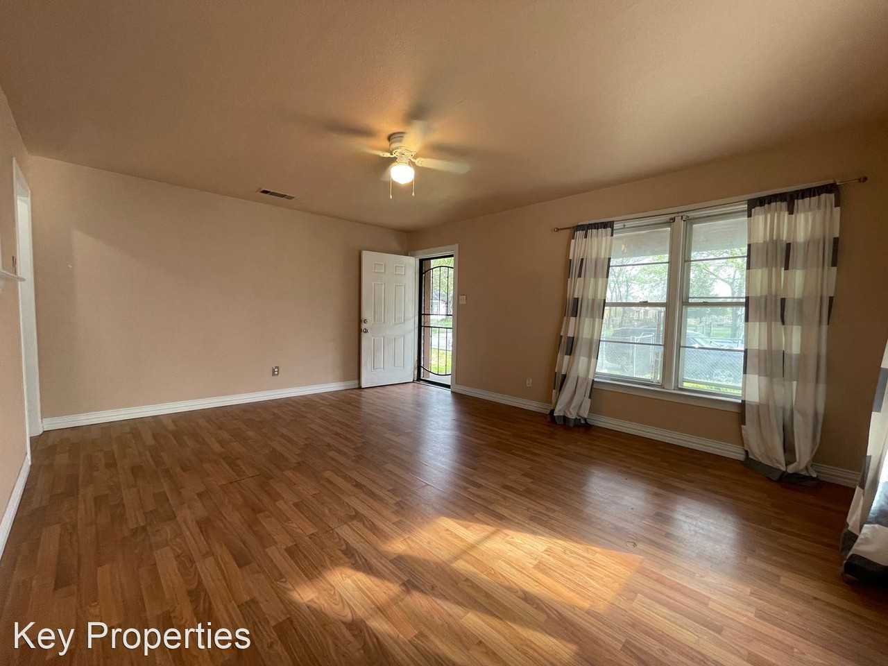 2537 Quentin Ct - Photo 2 of 15